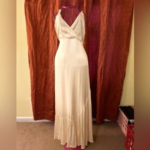 Beautiful line and dot dress.